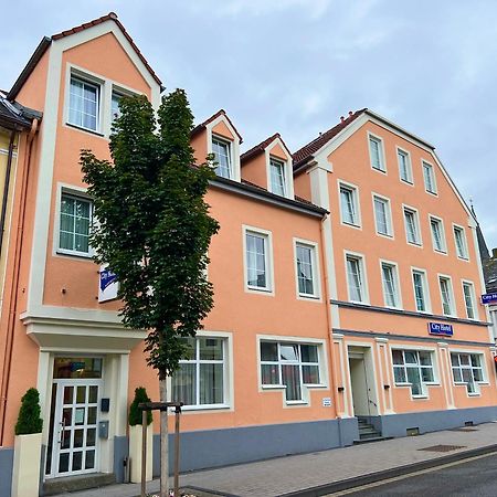 City Hotel Нойвид Экстерьер фото
