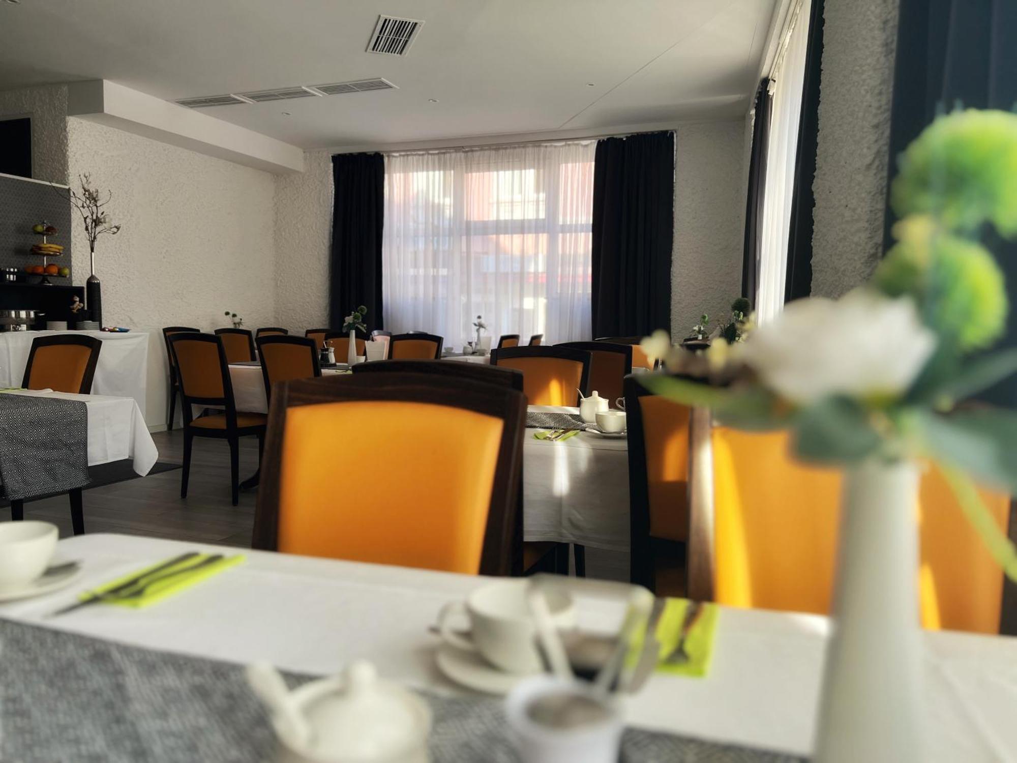 City Hotel Нойвид Экстерьер фото