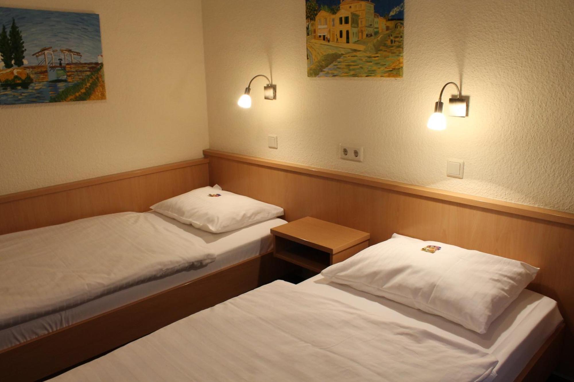 City Hotel Нойвид Экстерьер фото